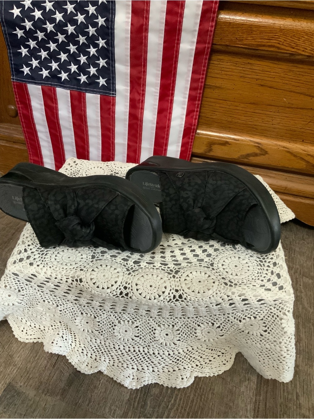 Life Stride Black Knotted Slide Mules